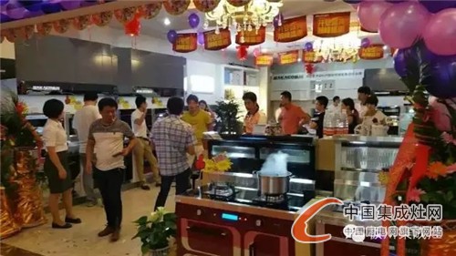 板川集成灶泉州專賣店盛大開業(yè)，喜迎開門紅！