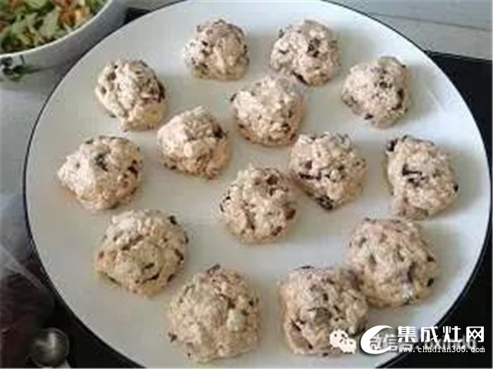 你會做蒸豆腐圓子么？柏信集成灶來教學(xué)啦！