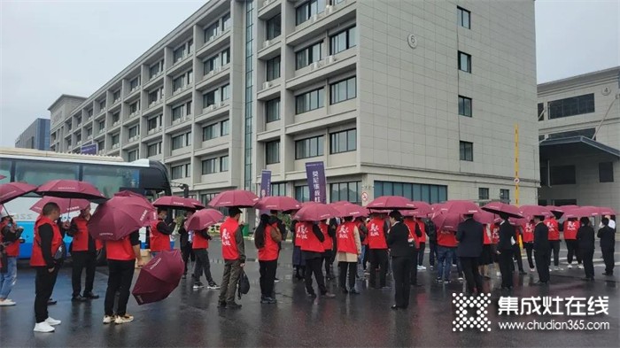 因勢(shì)而謀，執(zhí)夢(mèng)遠(yuǎn)行！莫尼集成灶10月招商峰會(huì)火爆簽單中~